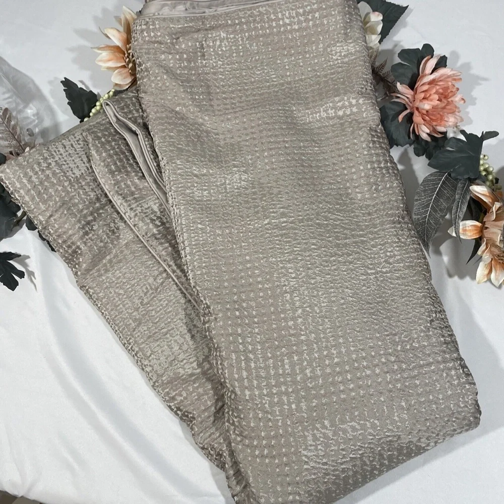 NWD $335 [ Full/ Queen‎ ] Duvet Cover for Hotel Collection Highlands